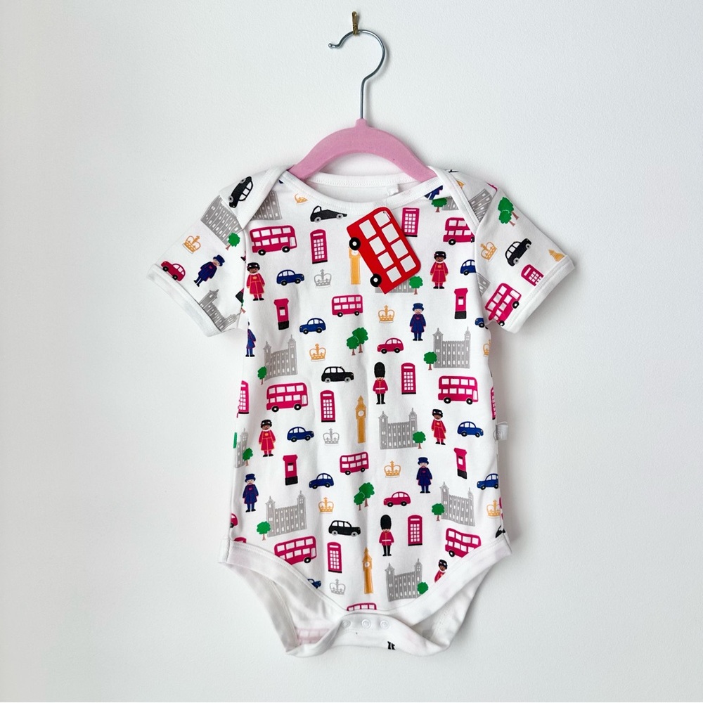 London-Themed Historical Royal Palace Baby One Piece Size 12-18 Months NWT